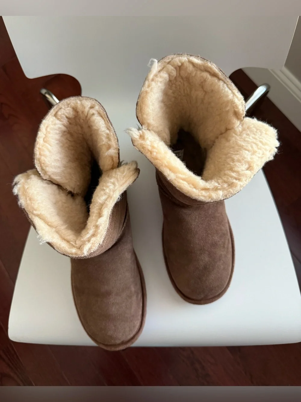 Bearpaw Brown Shearling Wool Suede Leather Winter Boots Women’s Size 9